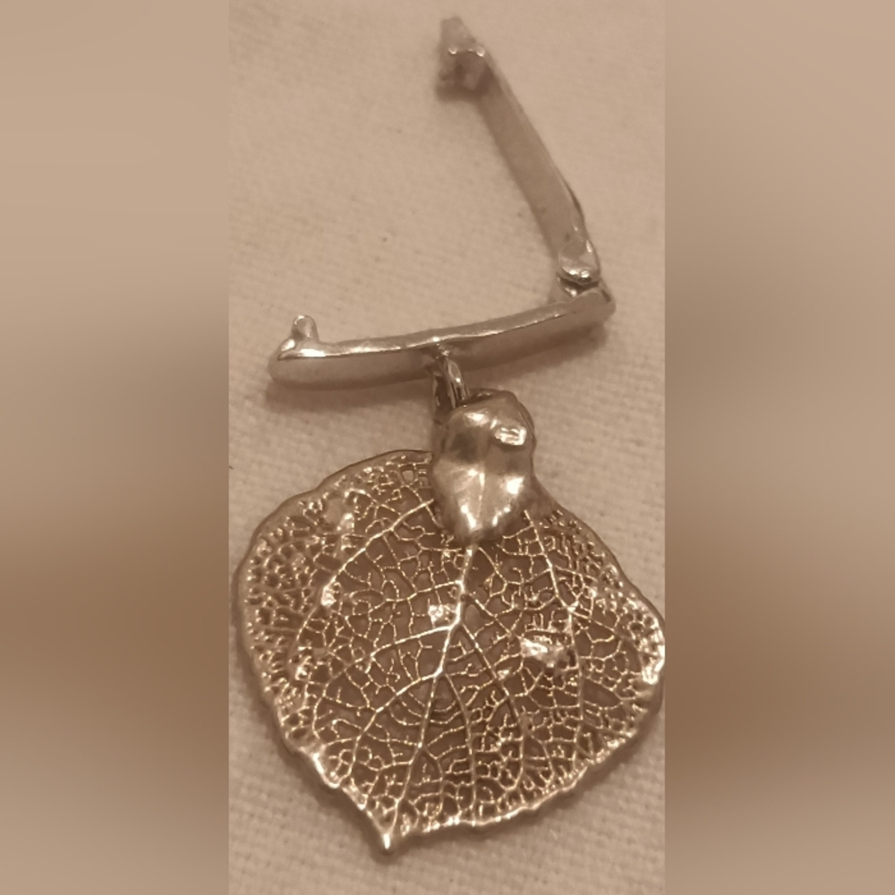 Silver Leaf Pendant Necklace - Women's Jewelry
